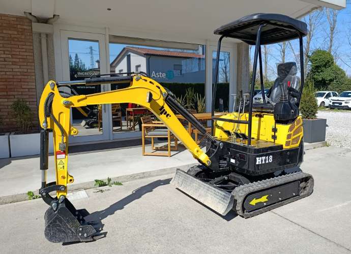 Escavatore cingolato JPC mod. HT 18