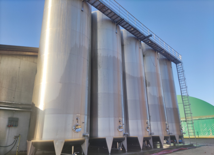 Serbatoi e attrezzature per cantine