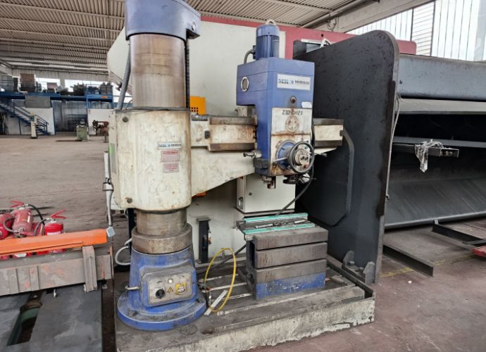 Macchinari per lavorazione metalli