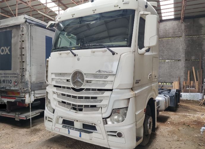 Vari autocarri in asta